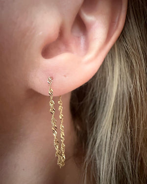 
                  
                    10 Karat Solid Gold Singapore Chain Hoop Earrings
                  
                