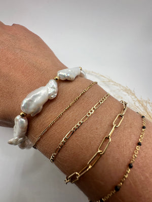 
                  
                    Irregular pearl gold filled bracelet
                  
                