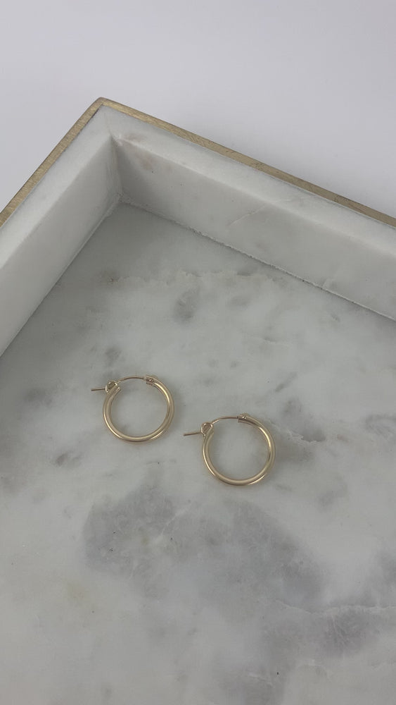 
                  
                    Load and play video in Gallery viewer, Gold Filled Hälō Hoop Earrings
                  
                